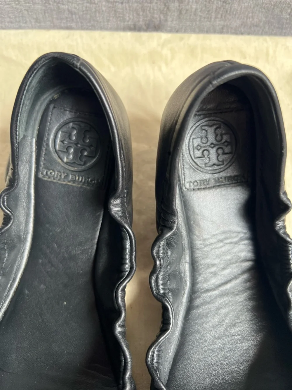 Tory Burch Shoes Sz 7 M Ambrose Ballet Flat Leather Black Gold Logo Slip On